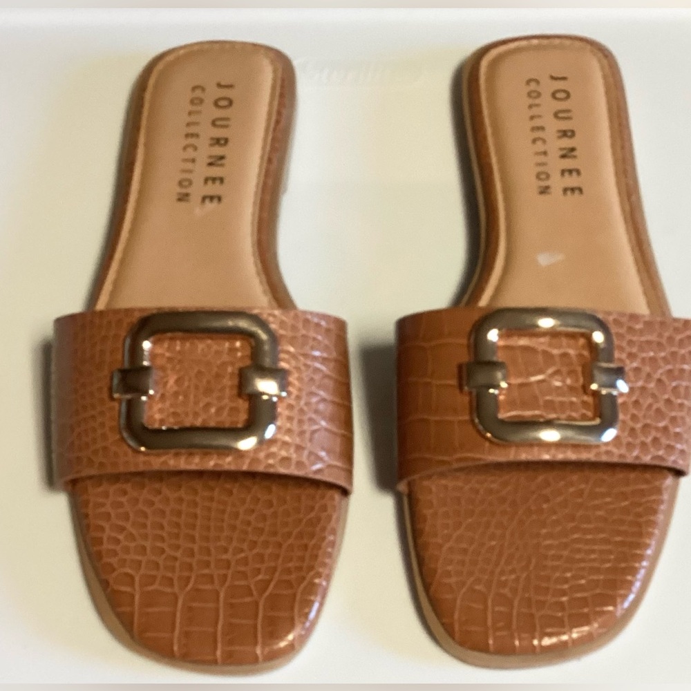 Journee Collection Woman’s Brown Sandals Size 8 New